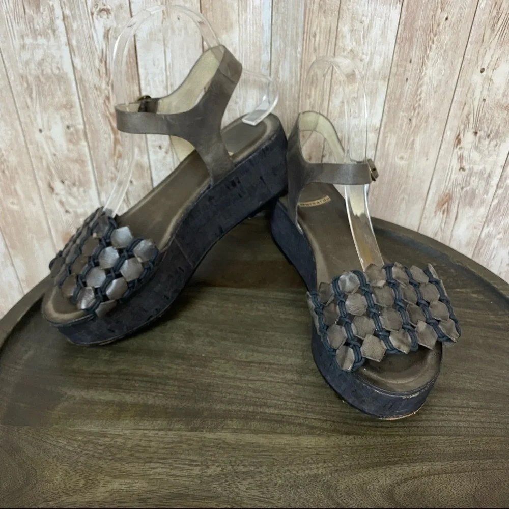 Bernardo Tooled Vachetta Leather Cork Platform Wedge Sandal Size 7‎ Women